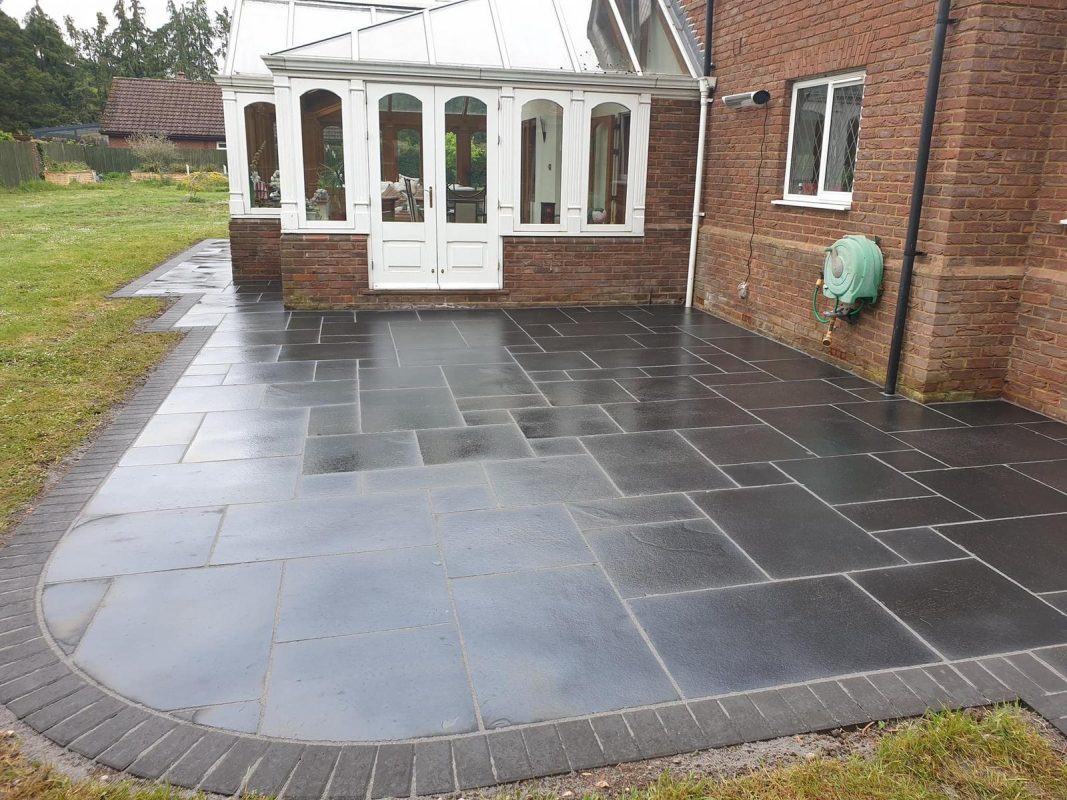 Block paving driveway with feature border